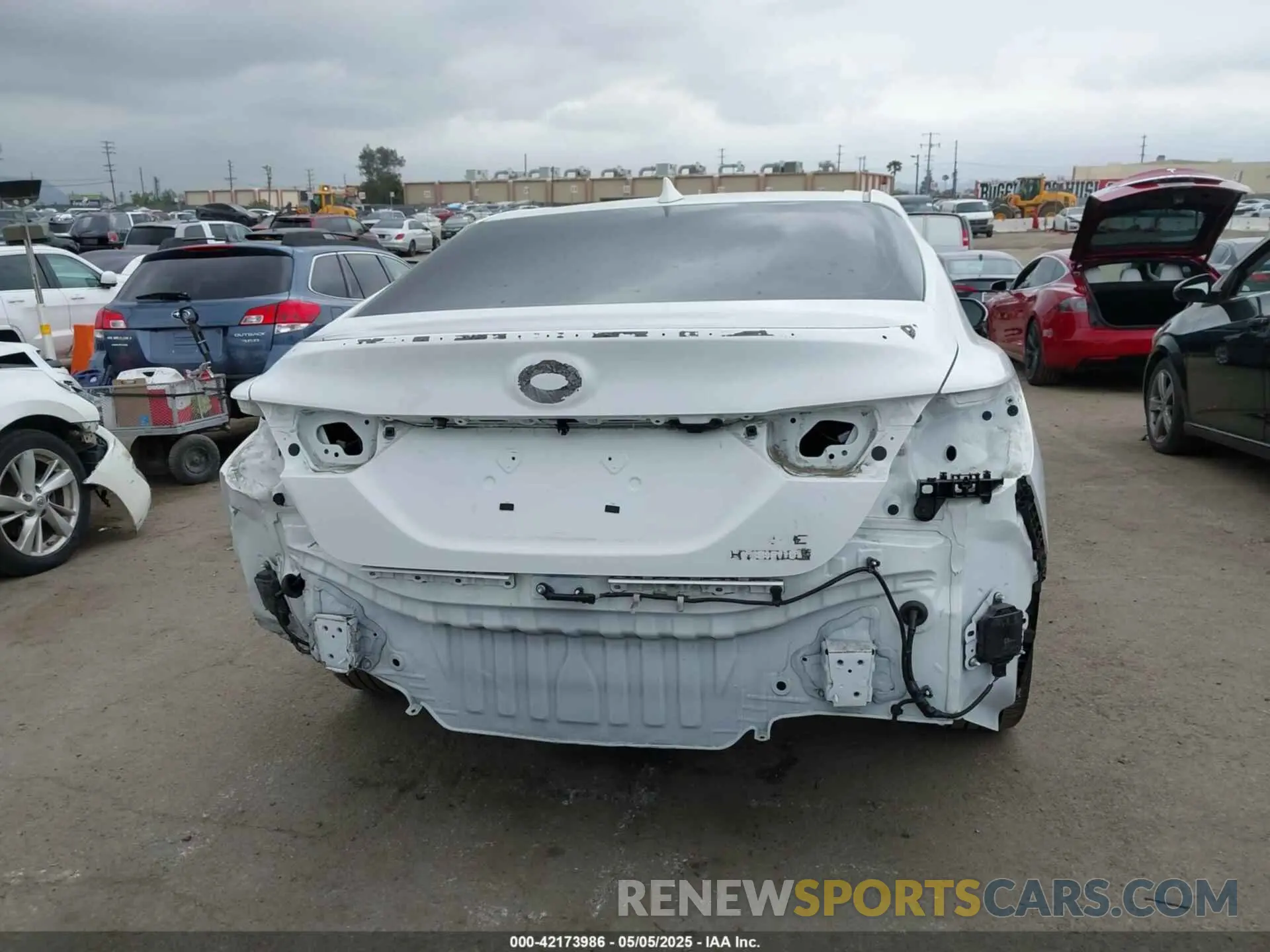 17 Photograph of a damaged car 4T1S31AK9NU587994 TOYOTA CAMRY 2022