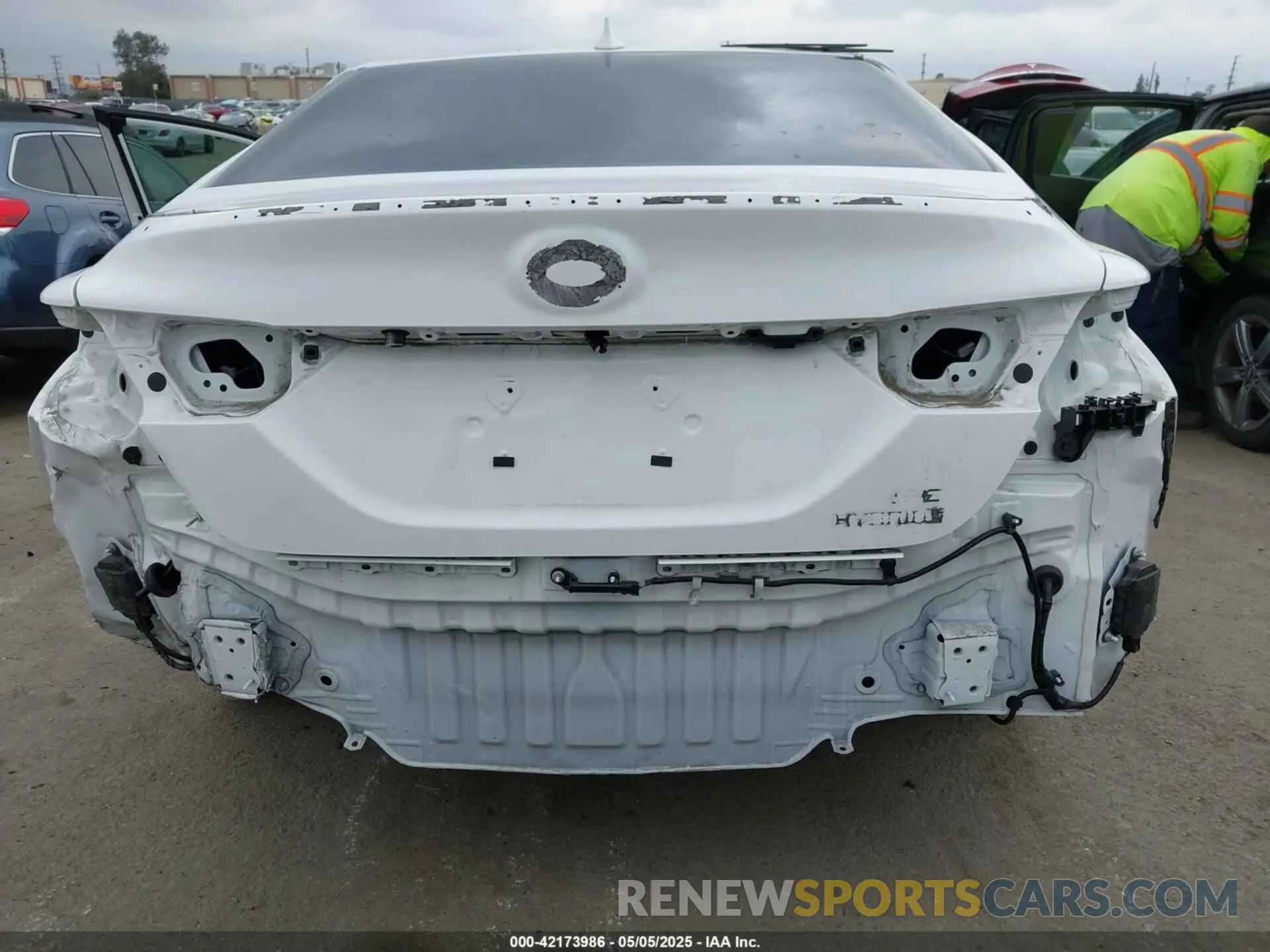 6 Photograph of a damaged car 4T1S31AK9NU587994 TOYOTA CAMRY 2022