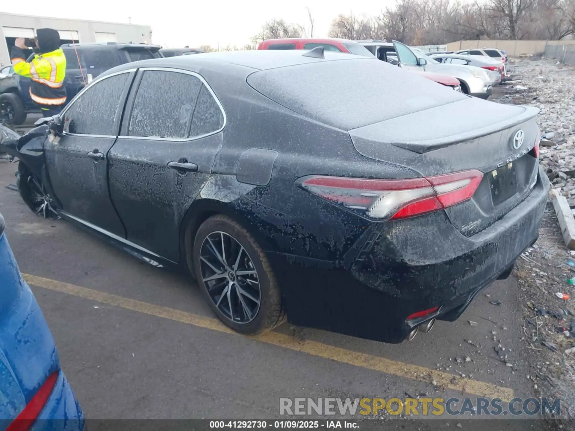3 Photograph of a damaged car 4T1S31AKXNU586756 TOYOTA CAMRY 2022