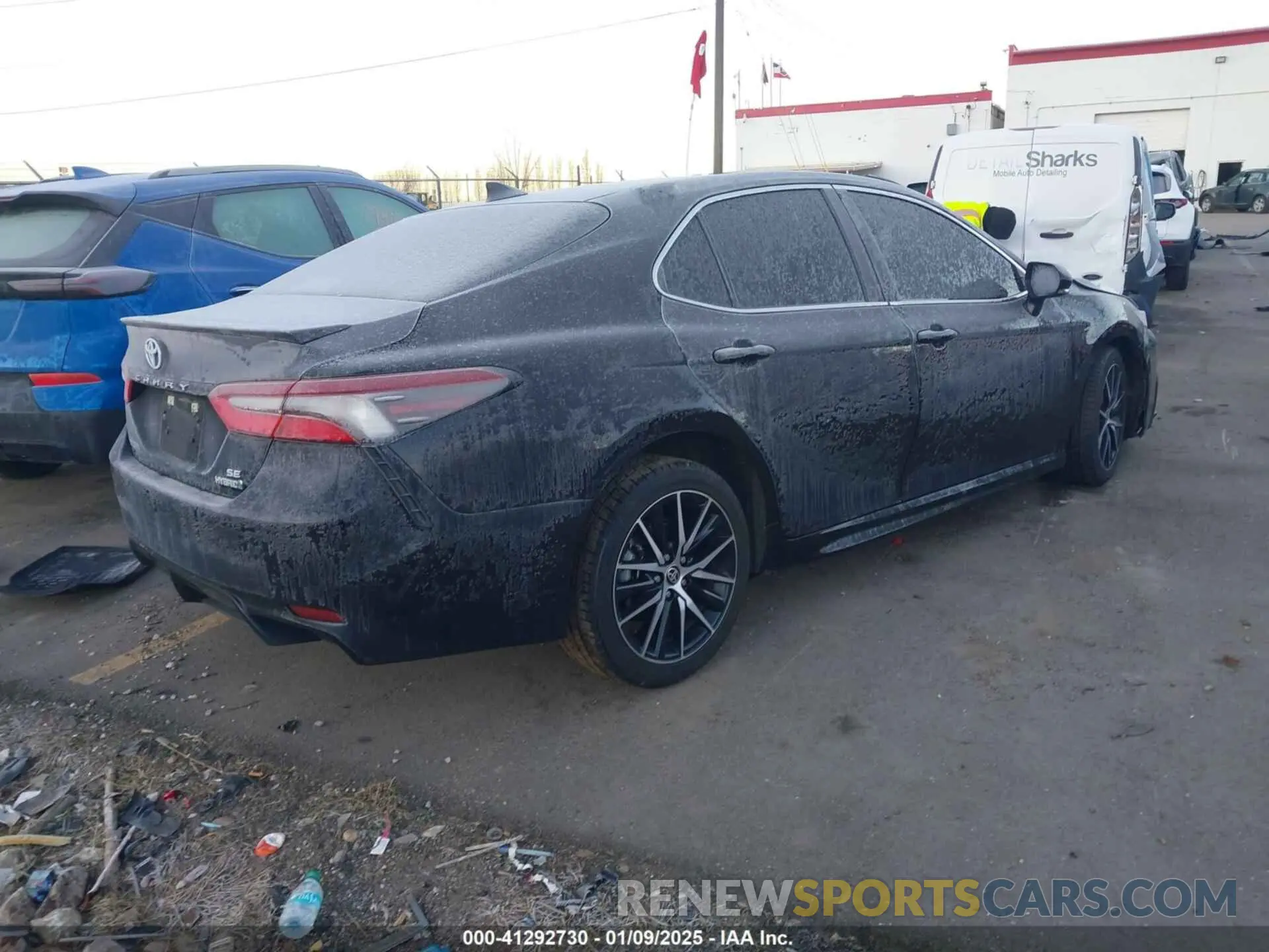 4 Photograph of a damaged car 4T1S31AKXNU586756 TOYOTA CAMRY 2022