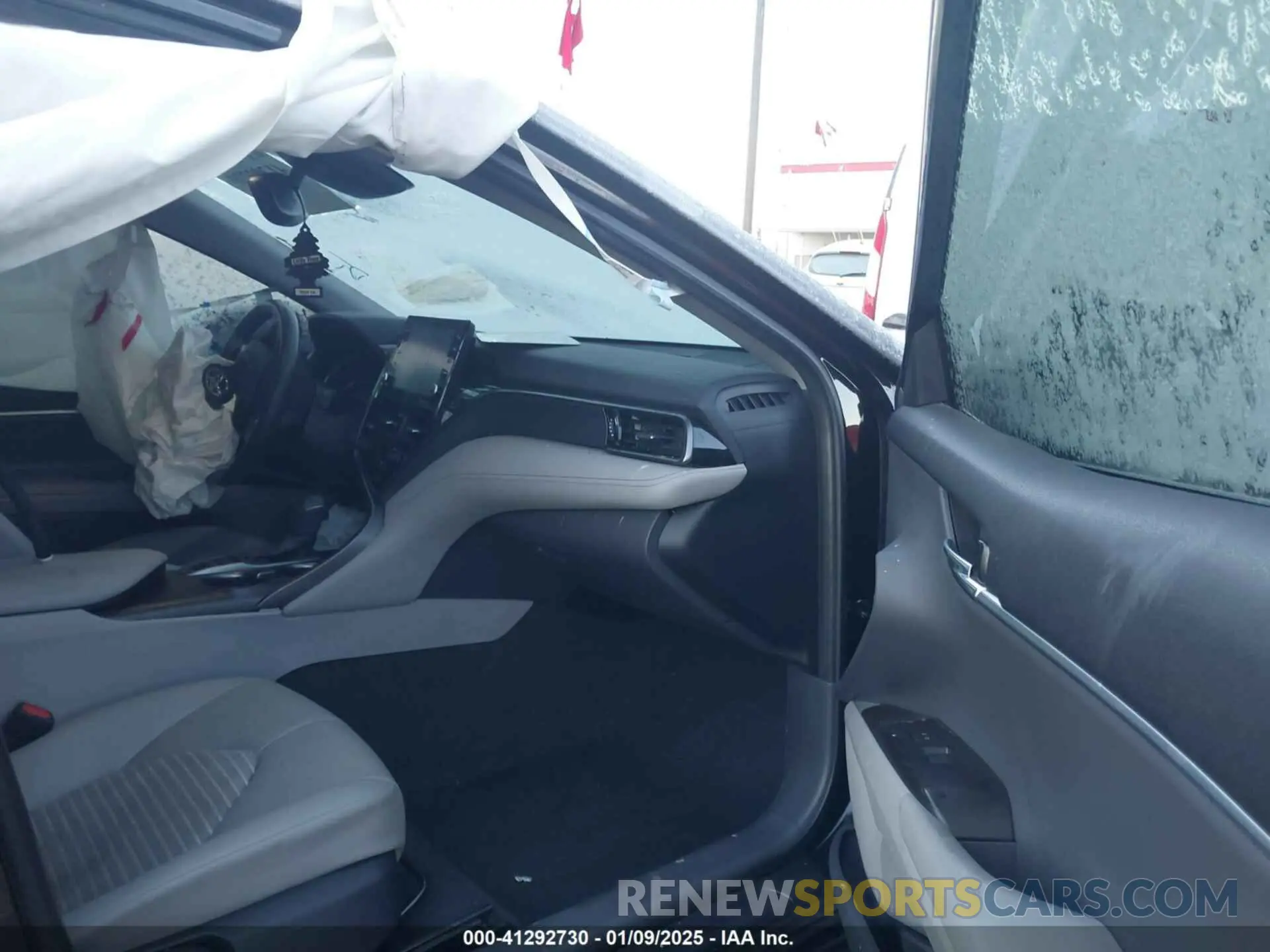5 Photograph of a damaged car 4T1S31AKXNU586756 TOYOTA CAMRY 2022