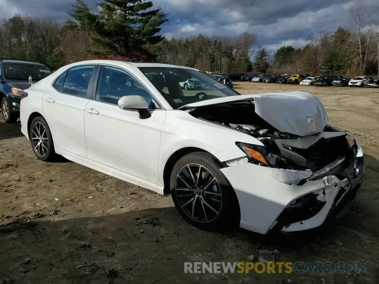 4 Photograph of a damaged car 4T1S31AKXNU589544 TOYOTA CAMRY 2022