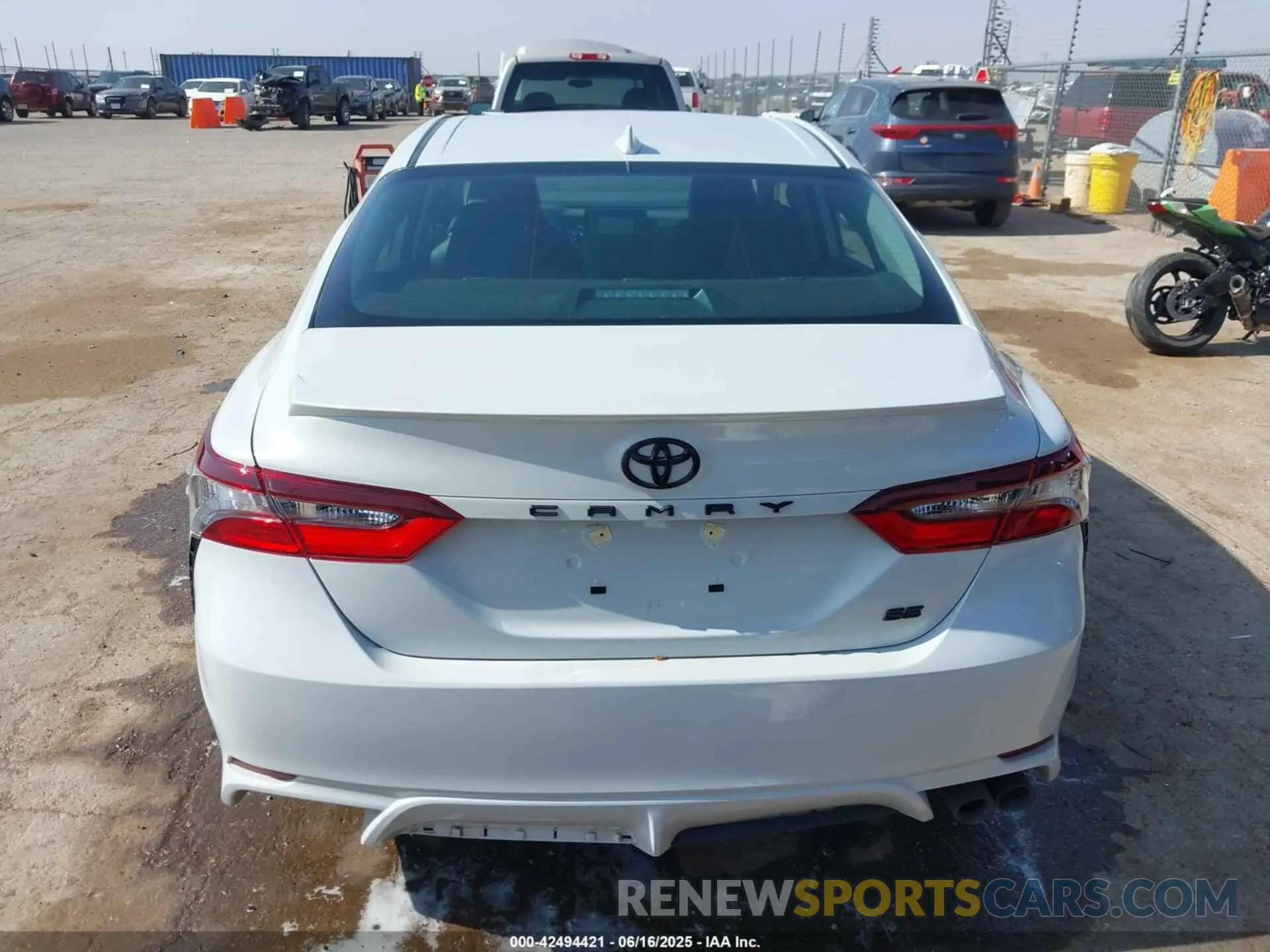 16 Photograph of a damaged car 4T1T11AK0NU013407 TOYOTA CAMRY 2022