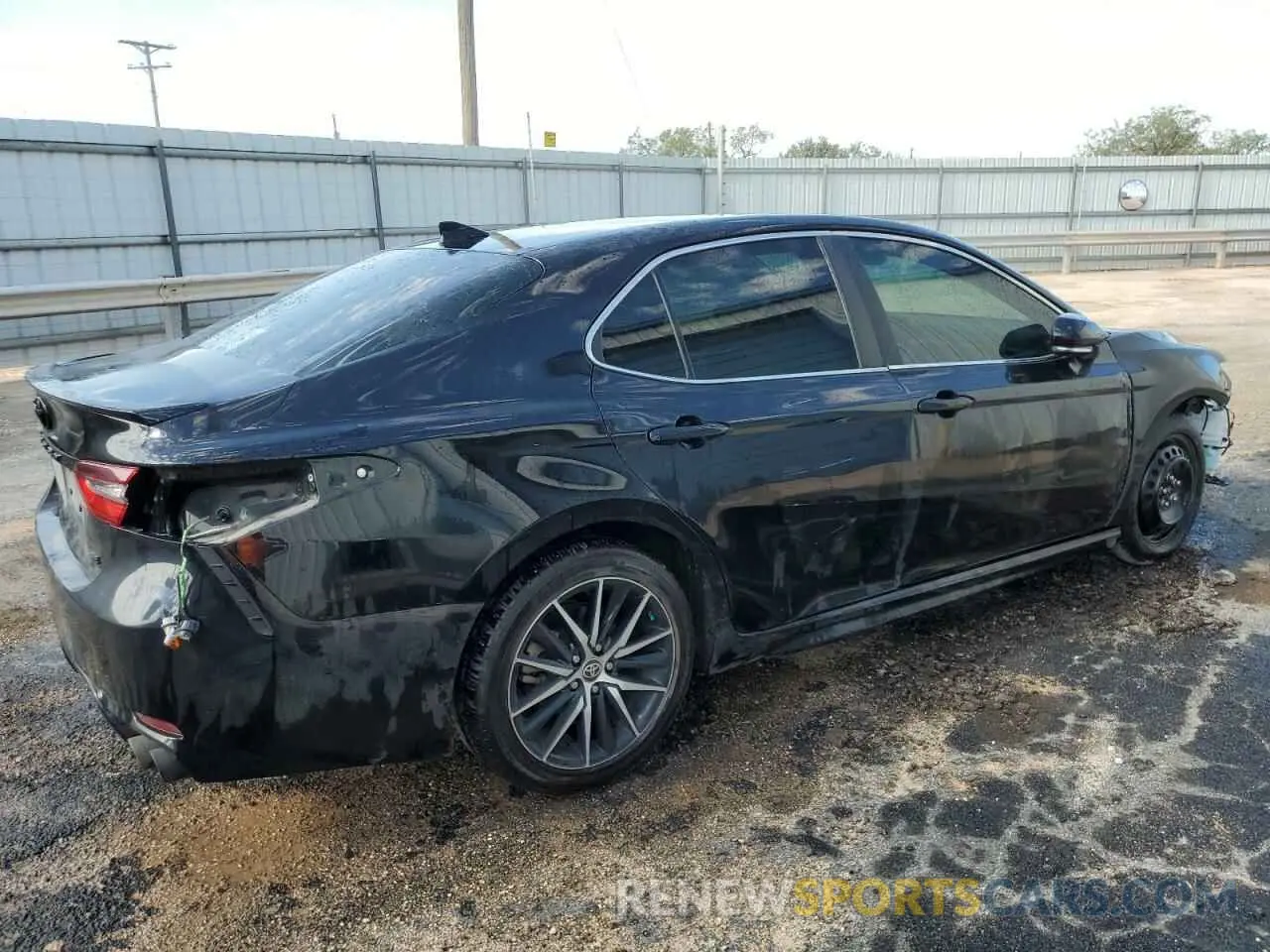 3 Photograph of a damaged car 4T1T11AK0NU043247 TOYOTA CAMRY 2022