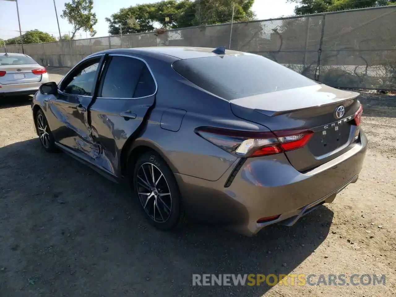 3 Photograph of a damaged car 4T1T11AK0NU651897 TOYOTA CAMRY 2022