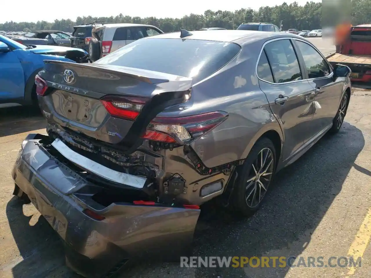 4 Photograph of a damaged car 4T1T11AK0NU655111 TOYOTA CAMRY 2022