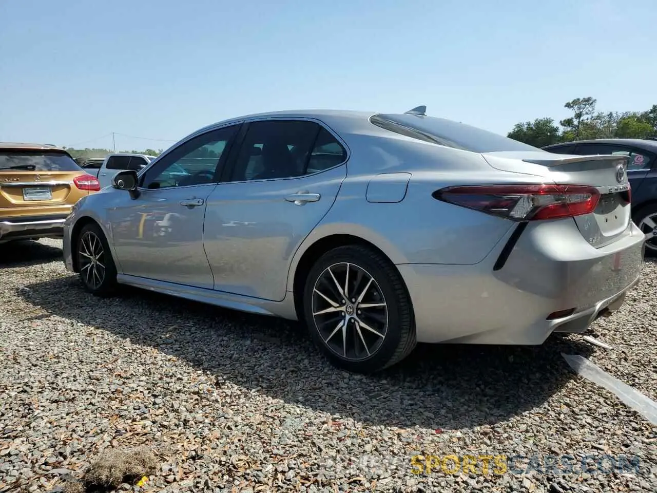 2 Photograph of a damaged car 4T1T11AK0NU689081 TOYOTA CAMRY 2022