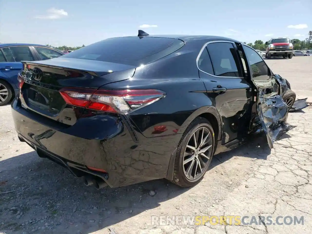 4 Photograph of a damaged car 4T1T11AK1NU620755 TOYOTA CAMRY 2022