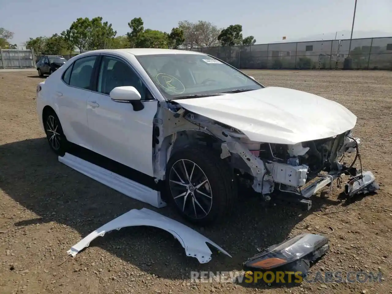 1 Photograph of a damaged car 4T1T11AK1NU624742 TOYOTA CAMRY 2022