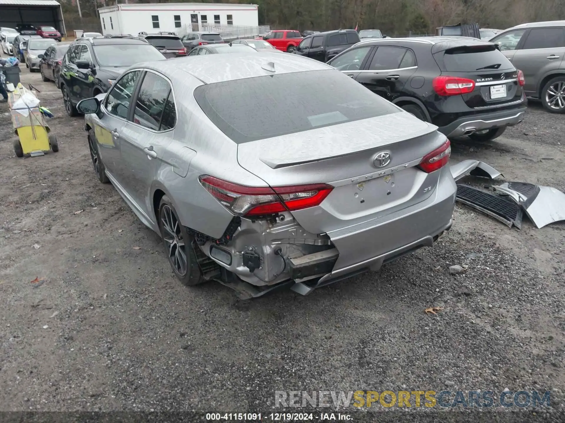 3 Photograph of a damaged car 4T1T11AK1NU643629 TOYOTA CAMRY 2022
