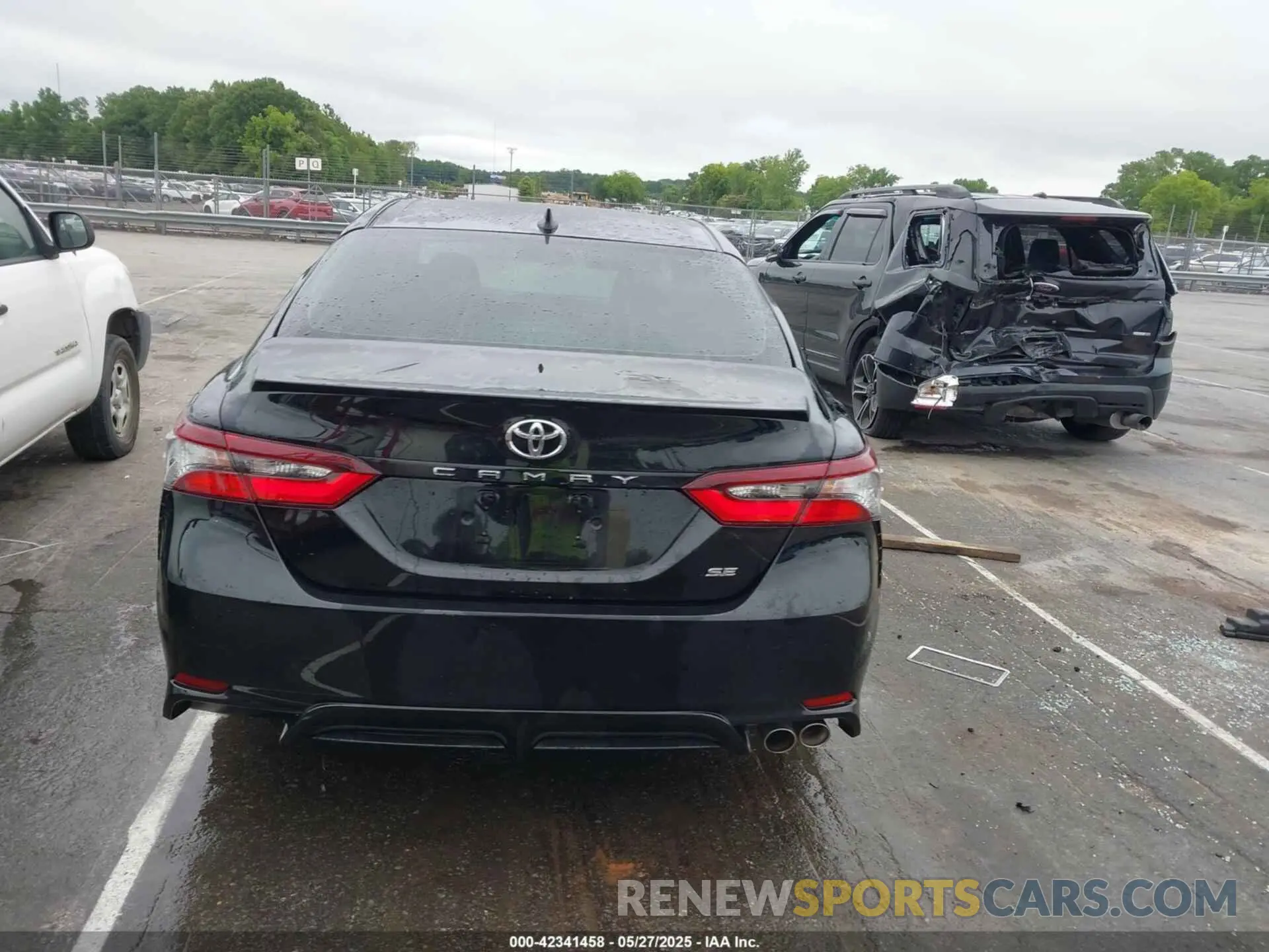 16 Photograph of a damaged car 4T1T11AK1NU651701 TOYOTA CAMRY 2022