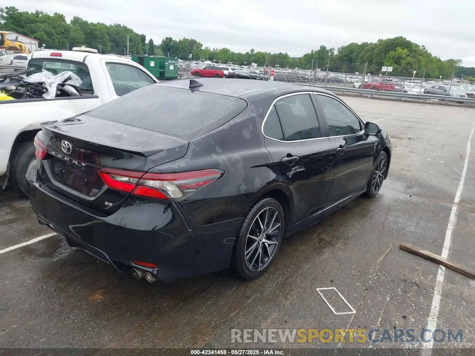 4 Photograph of a damaged car 4T1T11AK1NU651701 TOYOTA CAMRY 2022