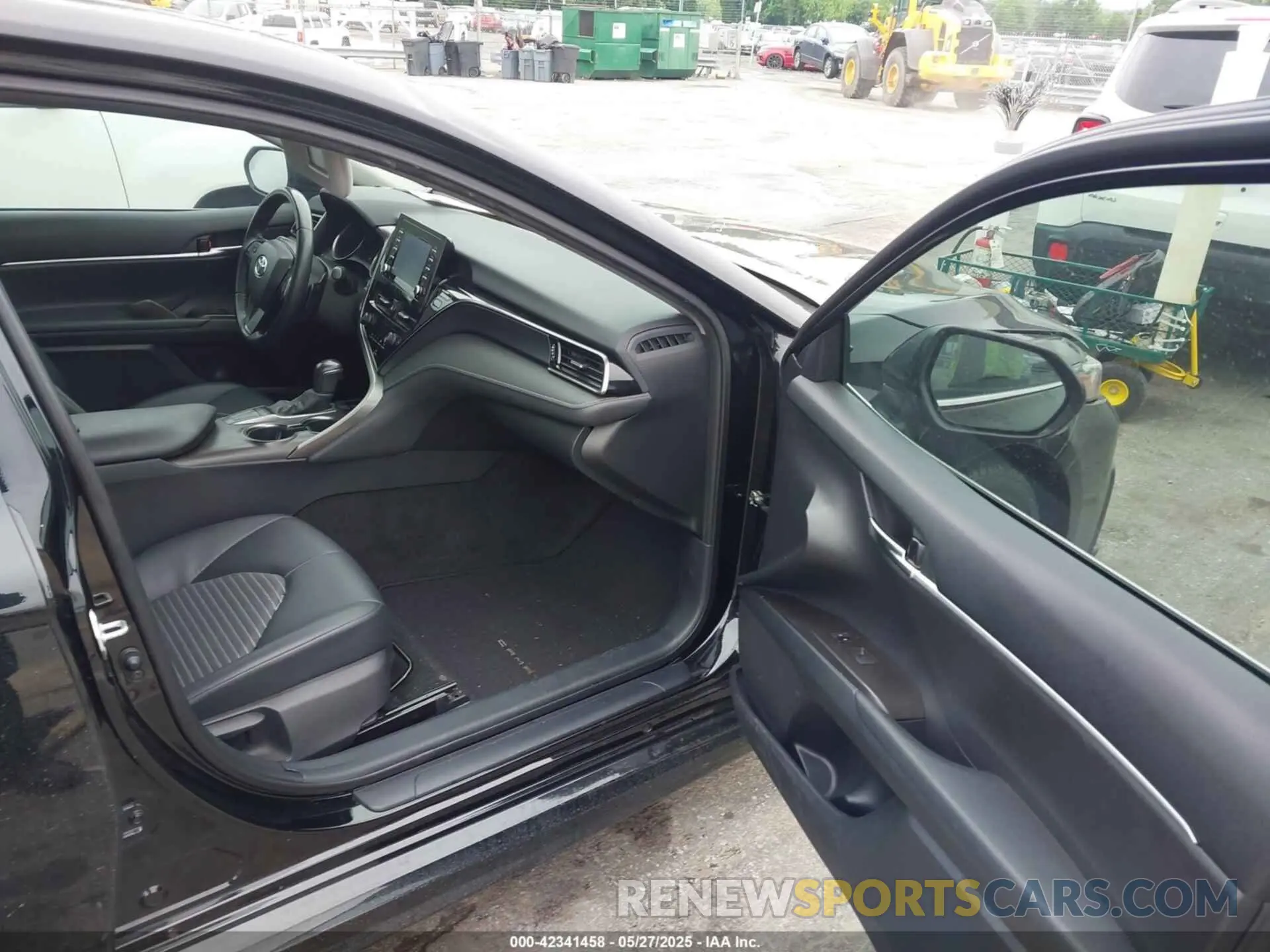 5 Photograph of a damaged car 4T1T11AK1NU651701 TOYOTA CAMRY 2022