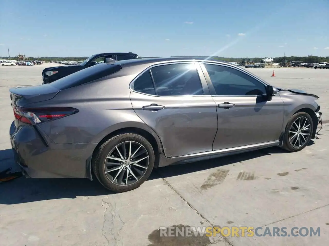 3 Photograph of a damaged car 4T1T11AK1NU668319 TOYOTA CAMRY 2022