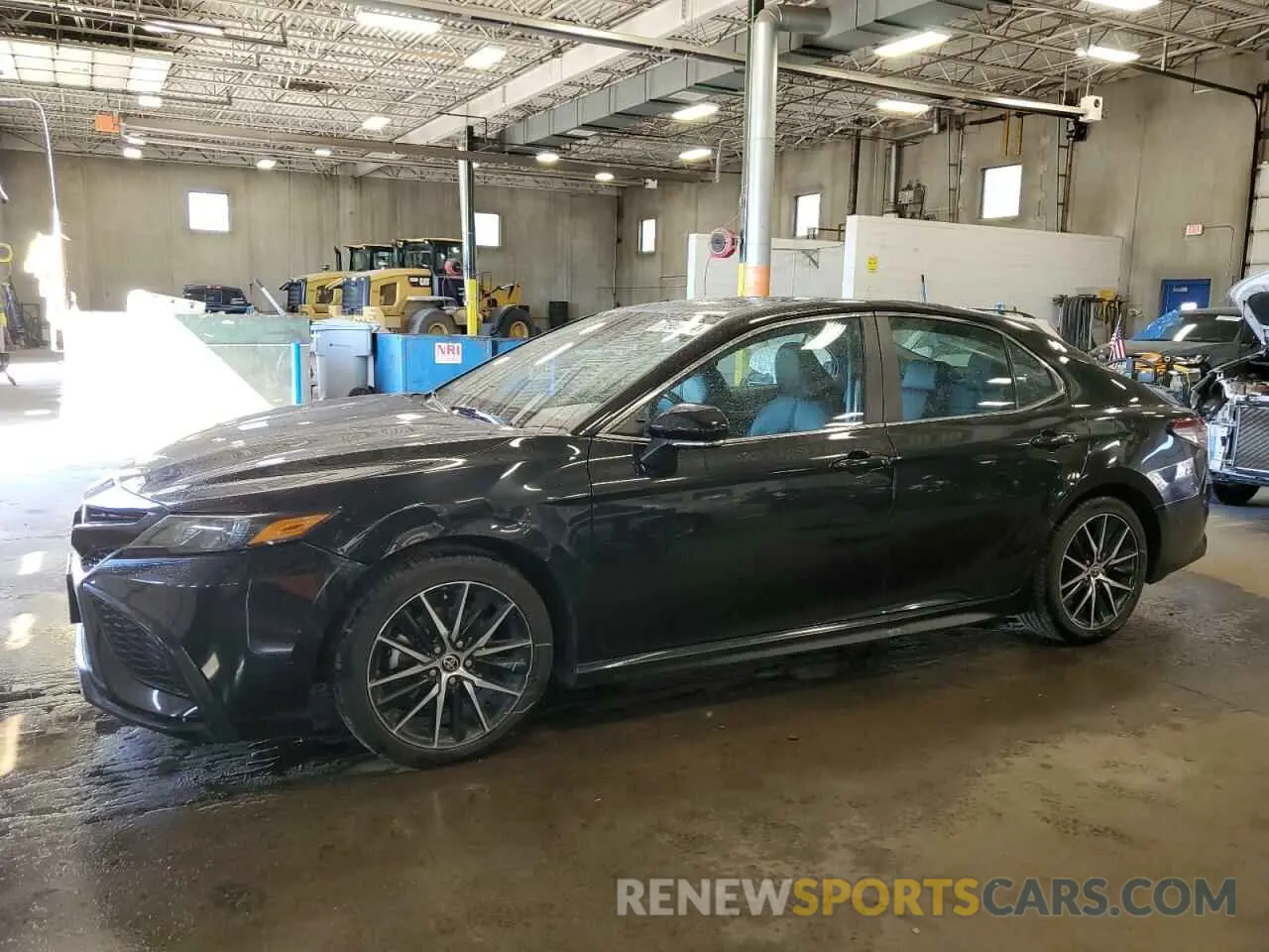 1 Photograph of a damaged car 4T1T11AK2NU040253 TOYOTA CAMRY 2022