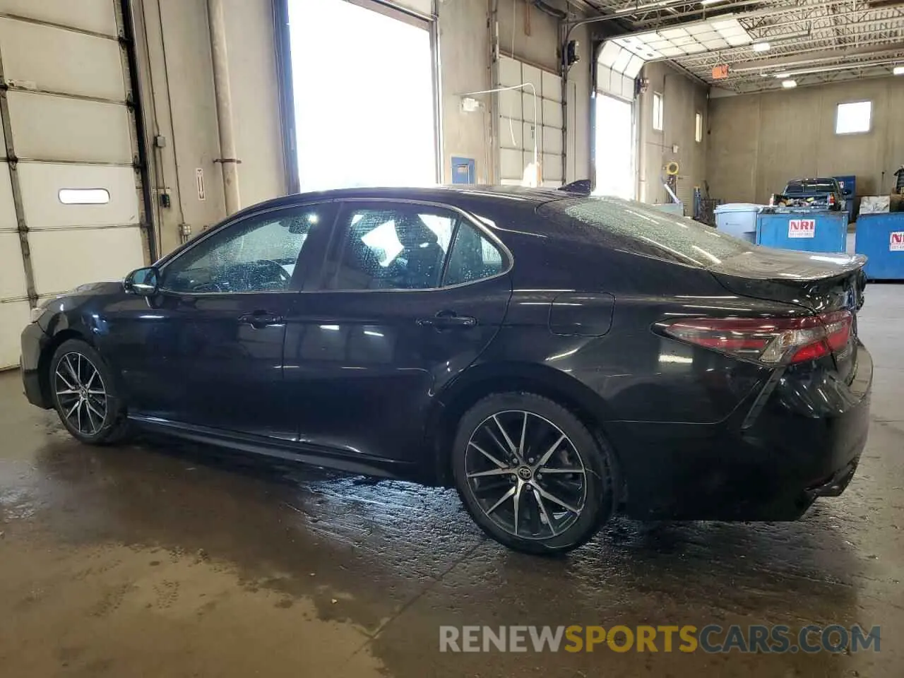 2 Photograph of a damaged car 4T1T11AK2NU040253 TOYOTA CAMRY 2022