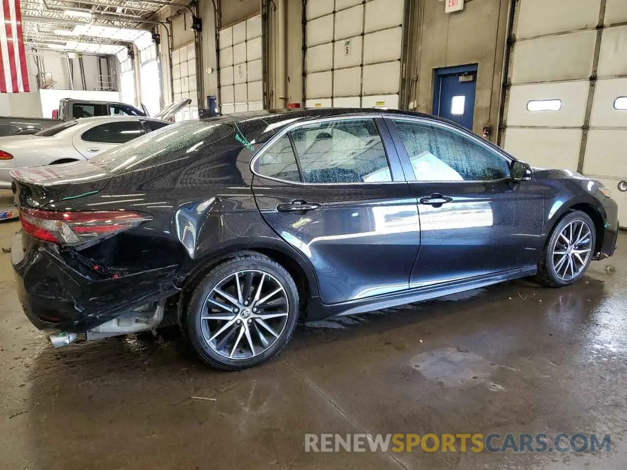 3 Photograph of a damaged car 4T1T11AK2NU040253 TOYOTA CAMRY 2022