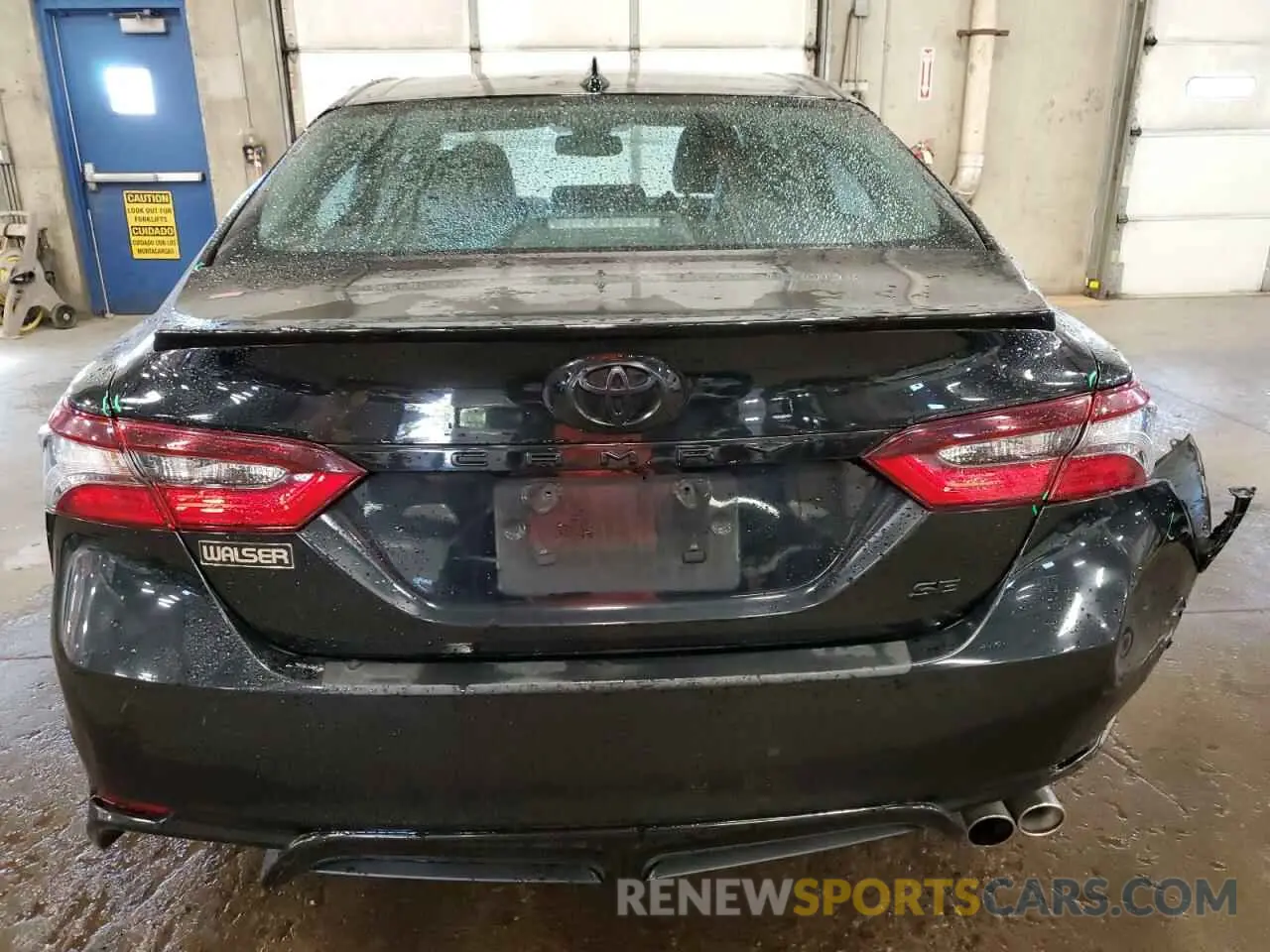 6 Photograph of a damaged car 4T1T11AK2NU040253 TOYOTA CAMRY 2022