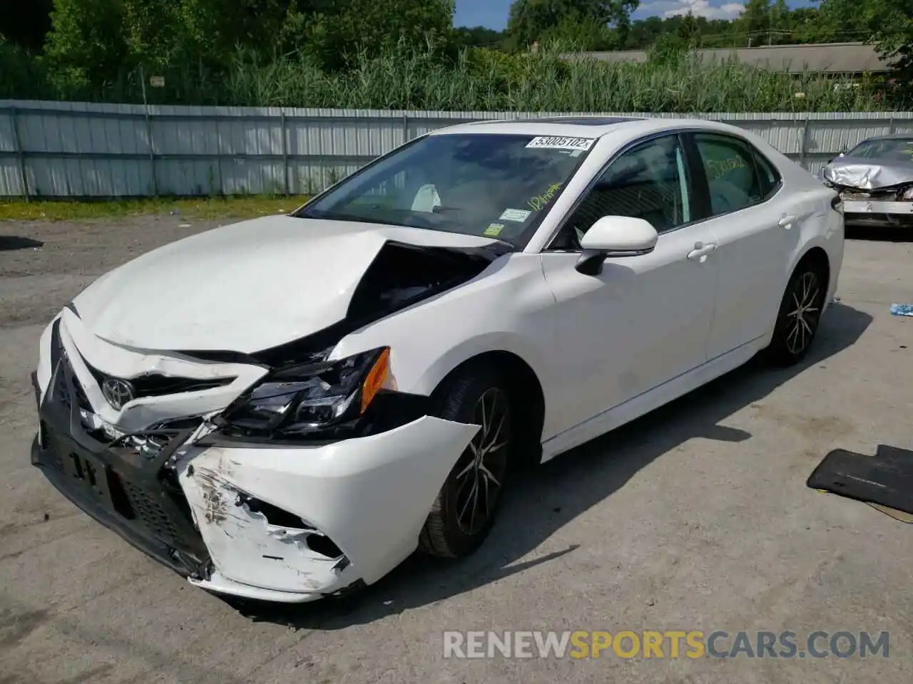 2 Photograph of a damaged car 4T1T11AK2NU654123 TOYOTA CAMRY 2022