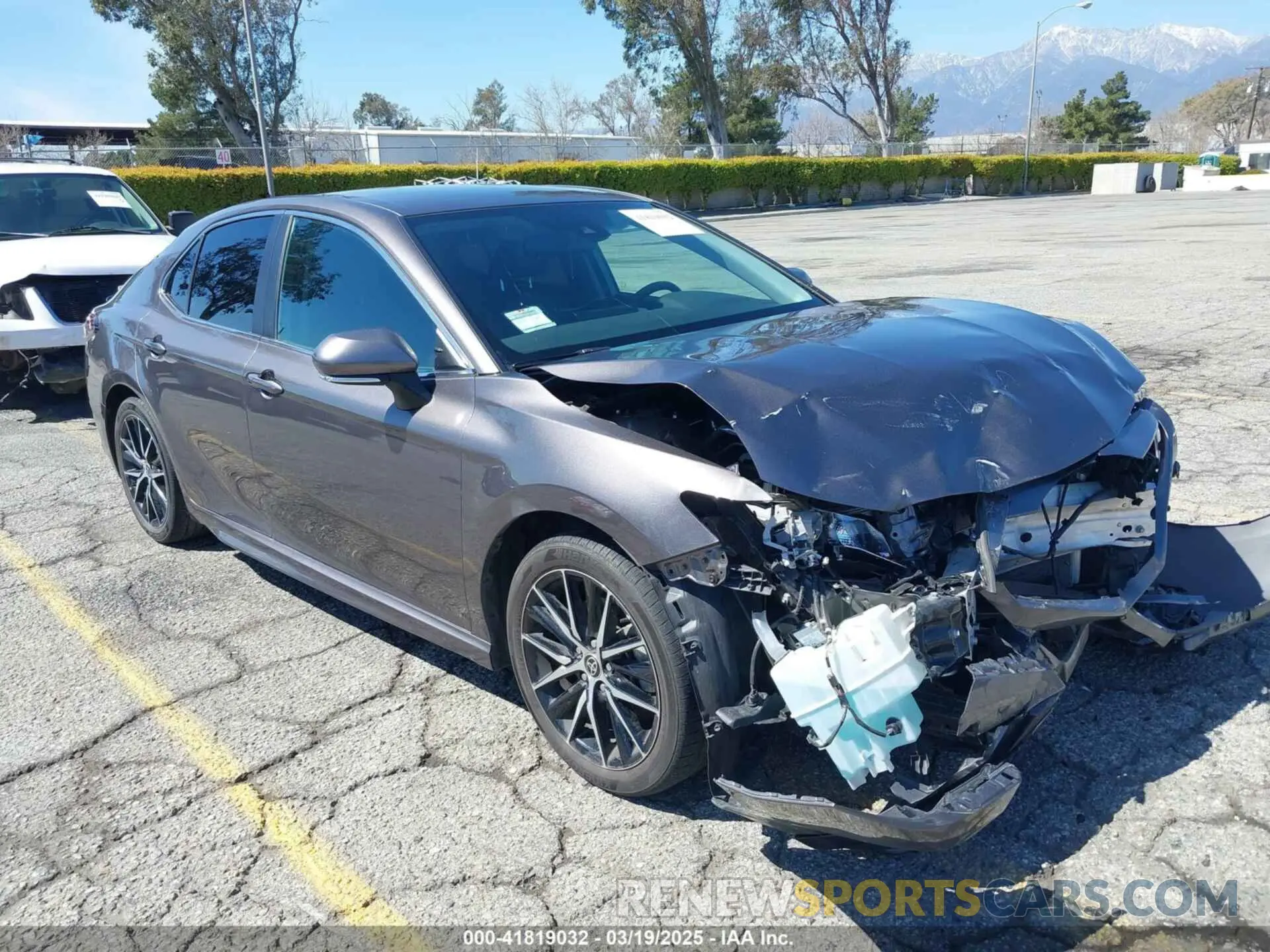 1 Photograph of a damaged car 4T1T11AK2NU701442 TOYOTA CAMRY 2022