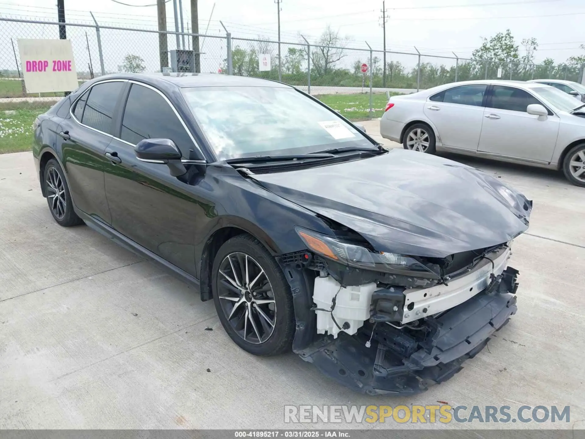 1 Photograph of a damaged car 4T1T11AK3NU016933 TOYOTA CAMRY 2022