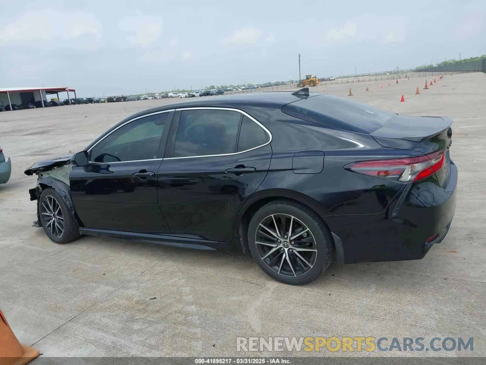 14 Photograph of a damaged car 4T1T11AK3NU016933 TOYOTA CAMRY 2022