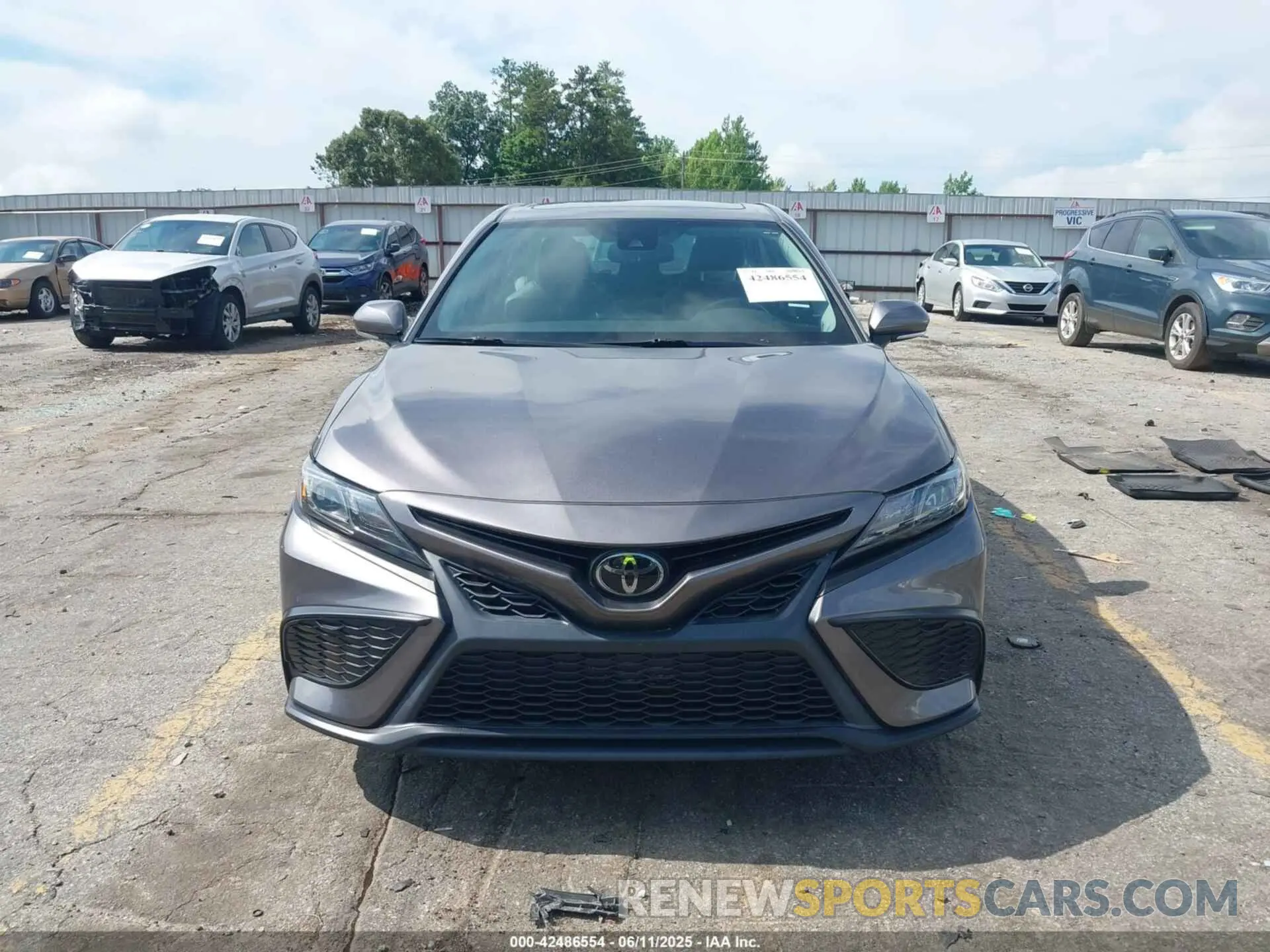 12 Photograph of a damaged car 4T1T11AK3NU638464 TOYOTA CAMRY 2022