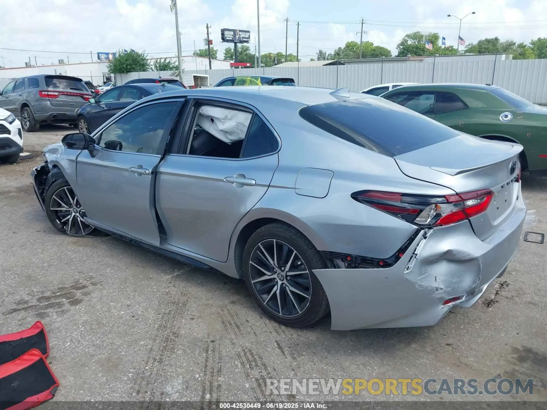 3 Photograph of a damaged car 4T1T11AK3NU643468 TOYOTA CAMRY 2022