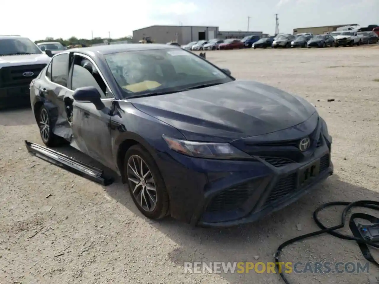 1 Photograph of a damaged car 4T1T11AK3NU647892 TOYOTA CAMRY 2022