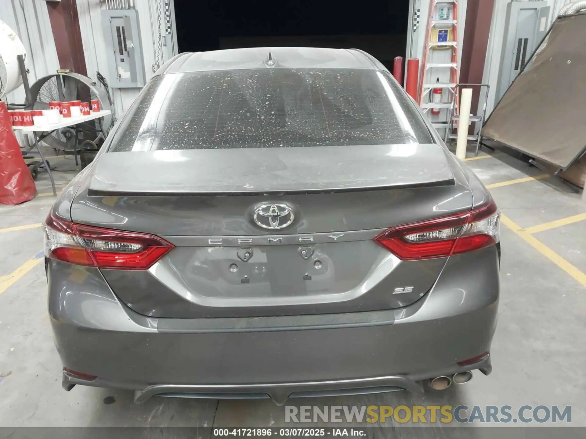 15 Photograph of a damaged car 4T1T11AK3NU717312 TOYOTA CAMRY 2022