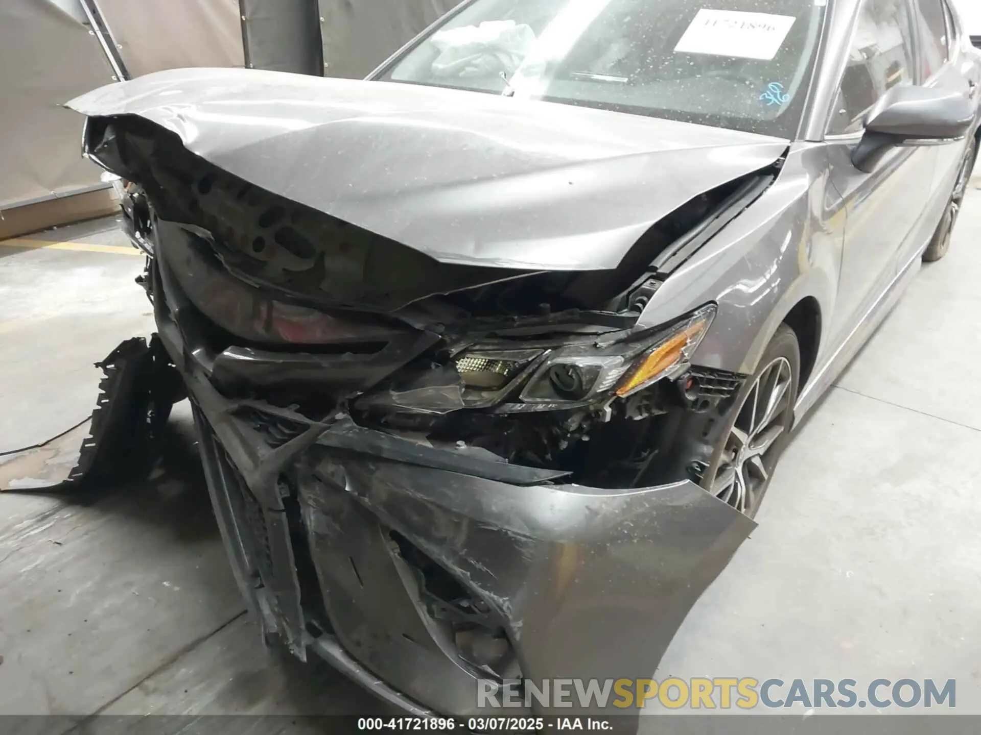 17 Photograph of a damaged car 4T1T11AK3NU717312 TOYOTA CAMRY 2022