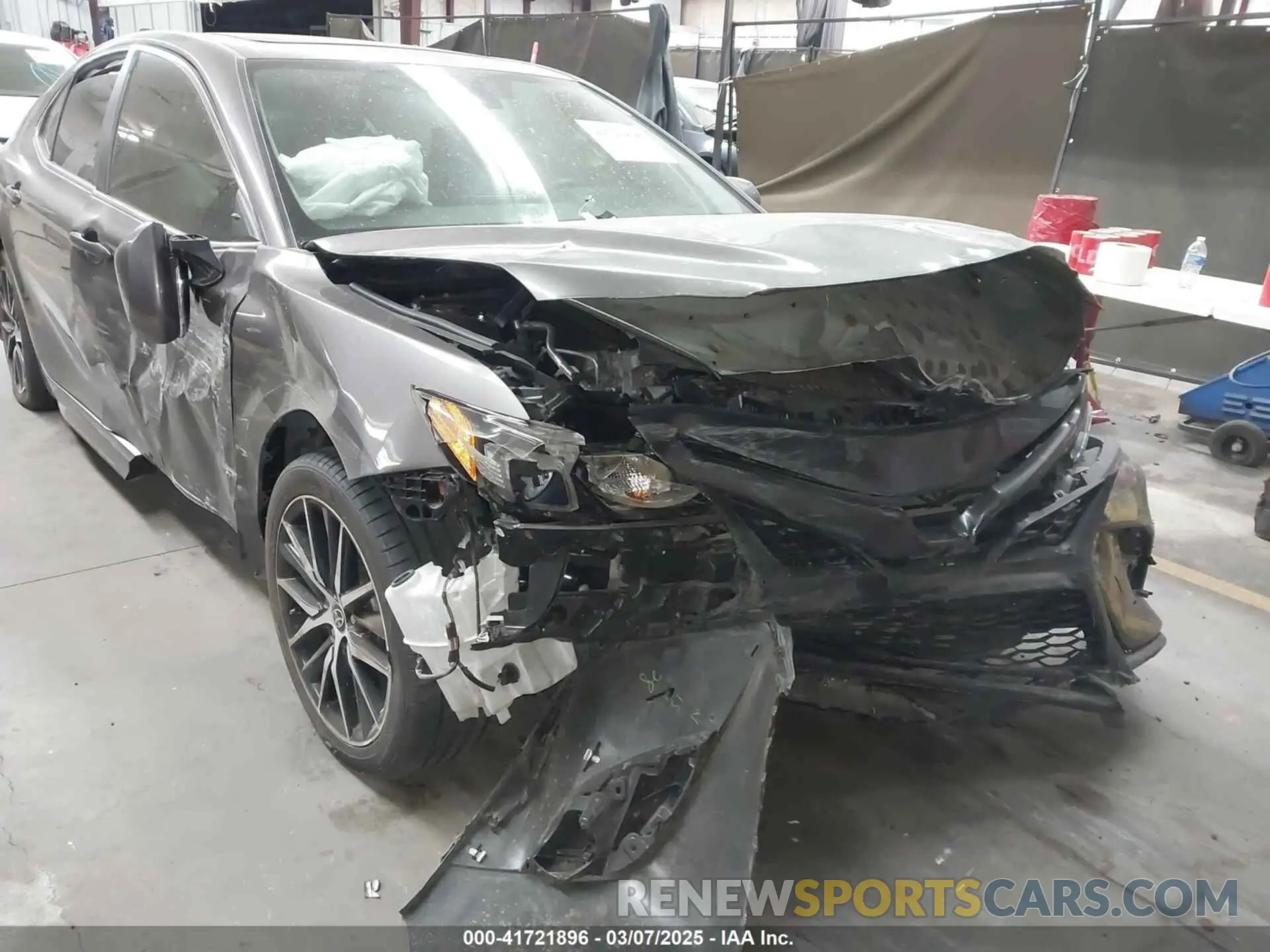 6 Photograph of a damaged car 4T1T11AK3NU717312 TOYOTA CAMRY 2022