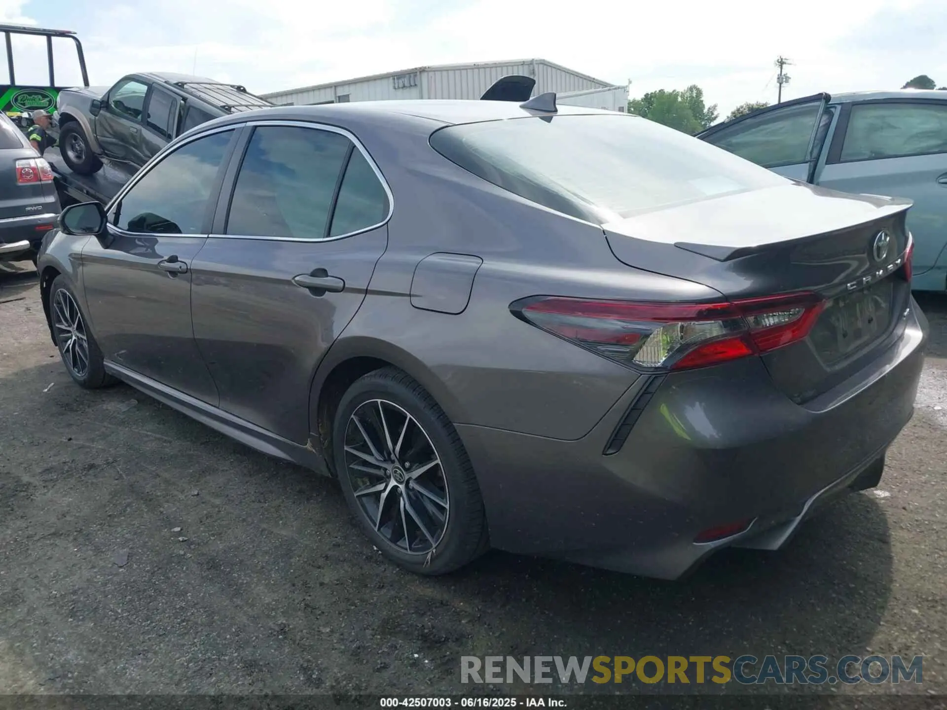 3 Photograph of a damaged car 4T1T11AK4NU013779 TOYOTA CAMRY 2022