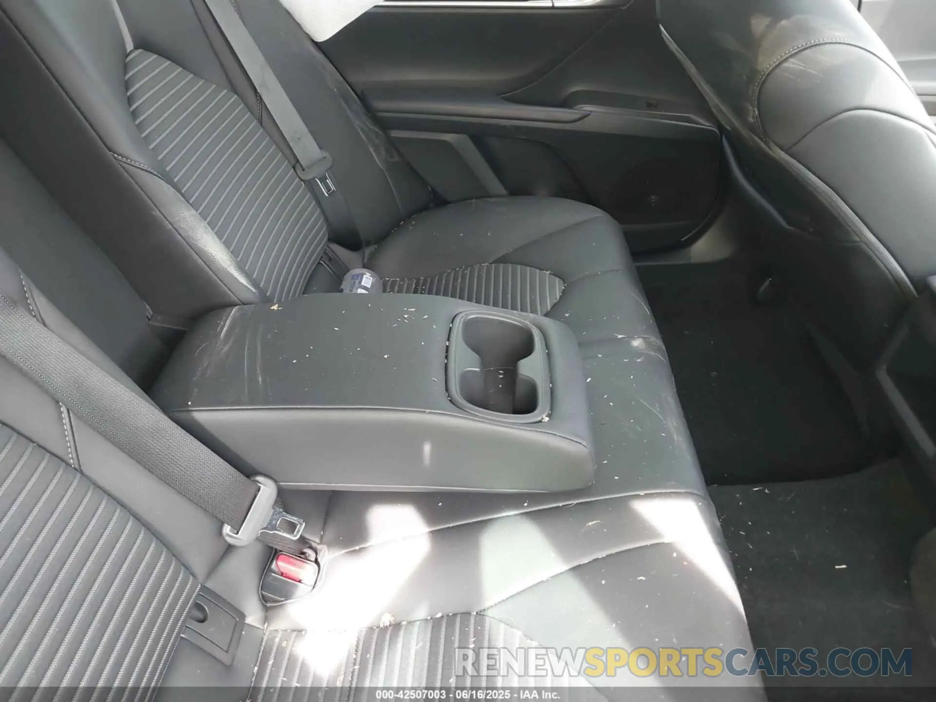 8 Photograph of a damaged car 4T1T11AK4NU013779 TOYOTA CAMRY 2022