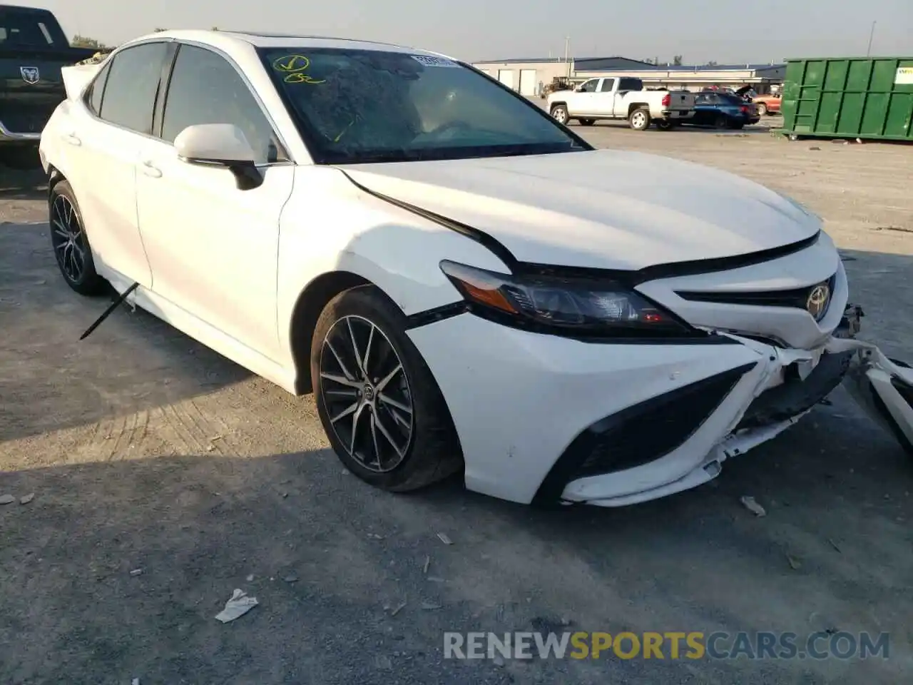 1 Photograph of a damaged car 4T1T11AK4NU617462 TOYOTA CAMRY 2022