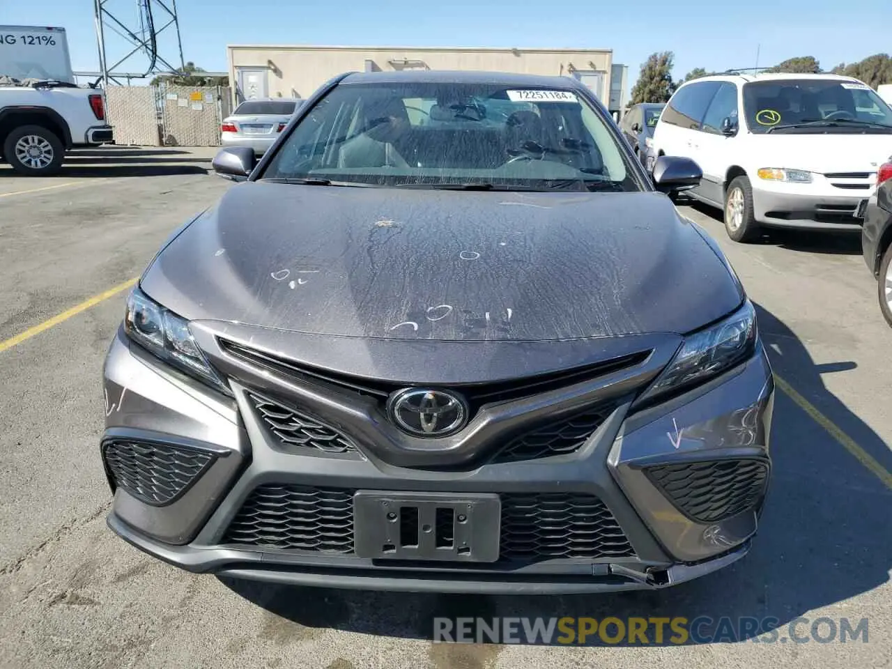 5 Photograph of a damaged car 4T1T11AK4NU621981 TOYOTA CAMRY 2022
