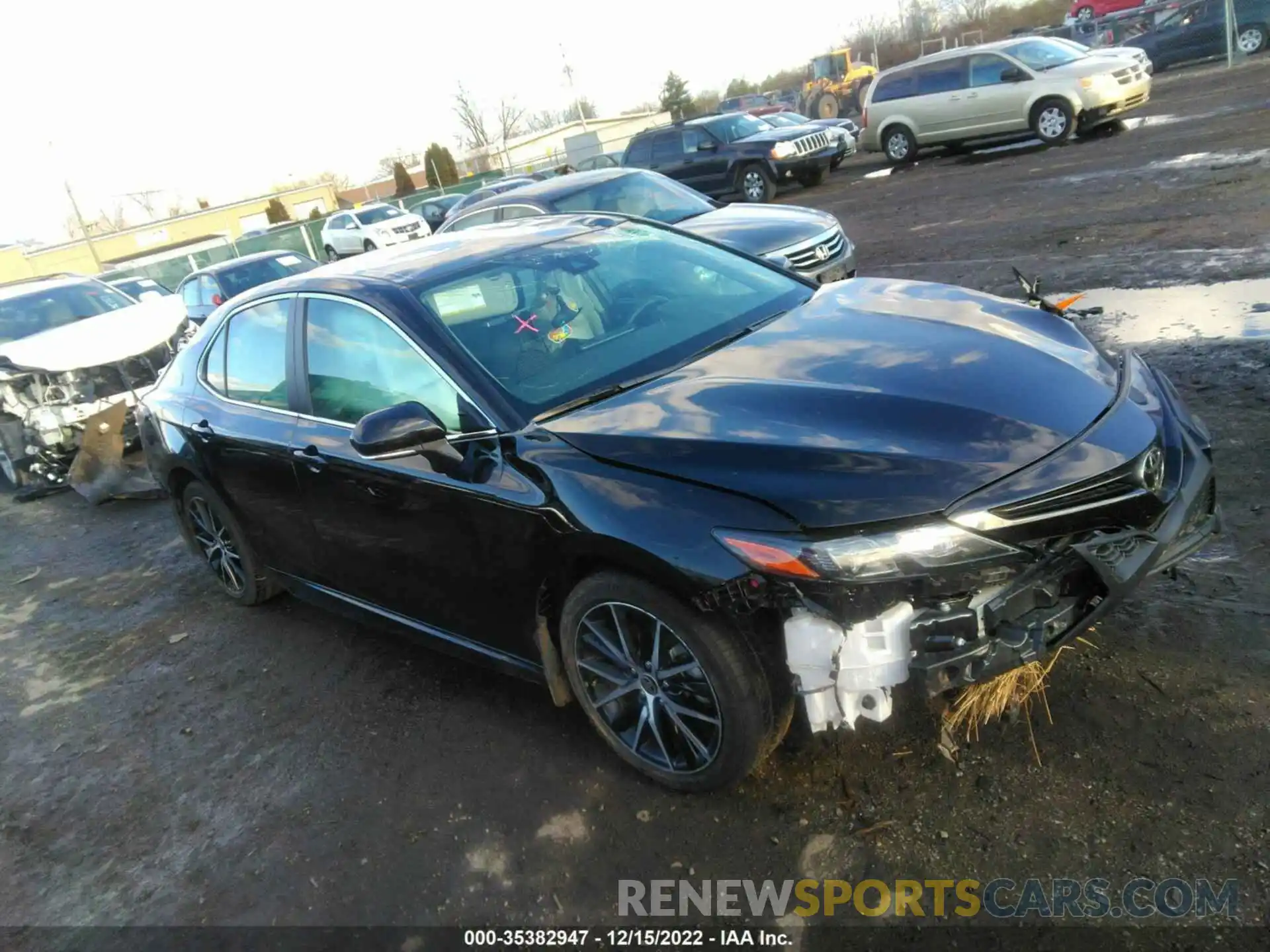 1 Photograph of a damaged car 4T1T11AK4NU645018 TOYOTA CAMRY 2022