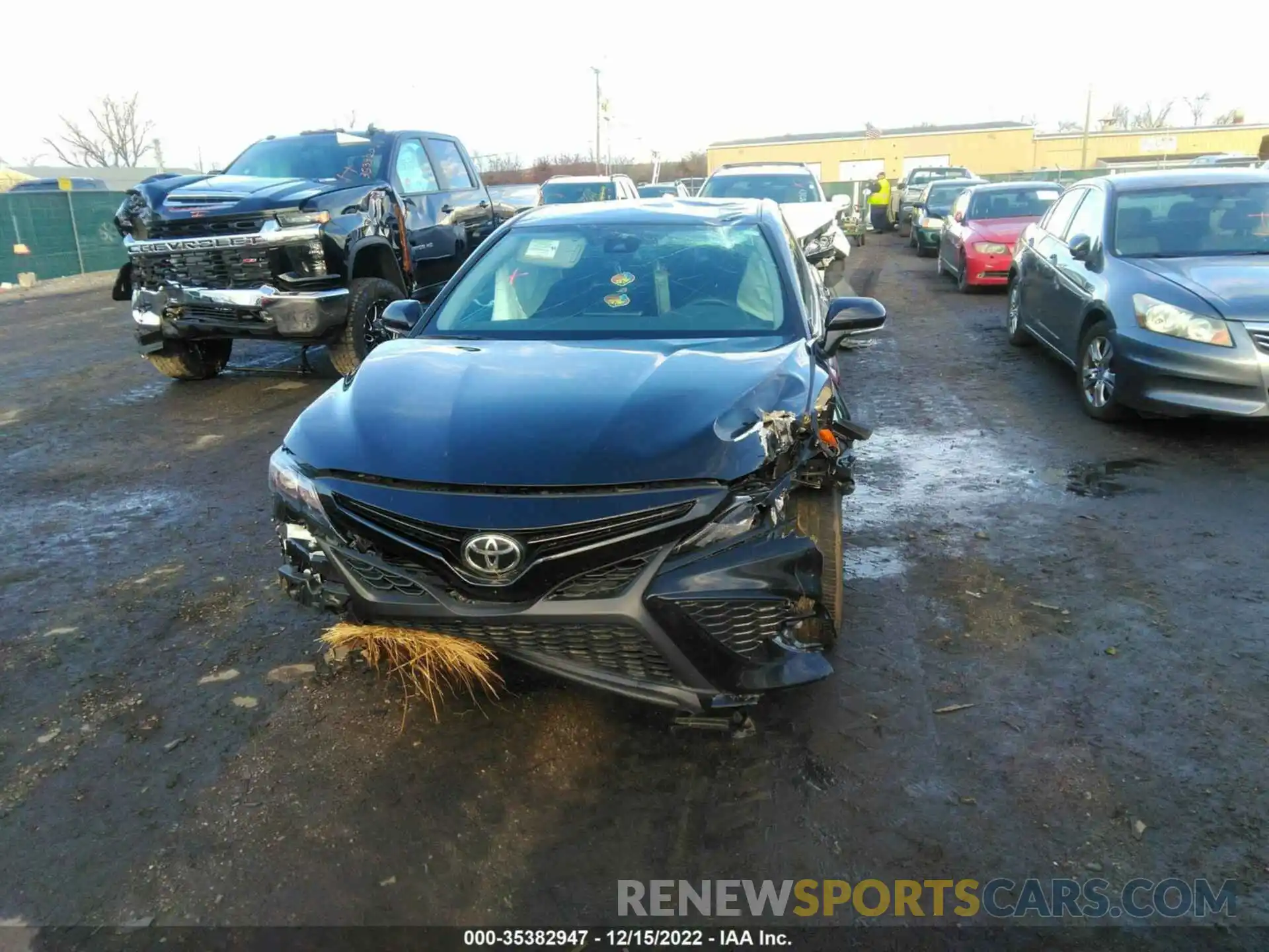 6 Photograph of a damaged car 4T1T11AK4NU645018 TOYOTA CAMRY 2022