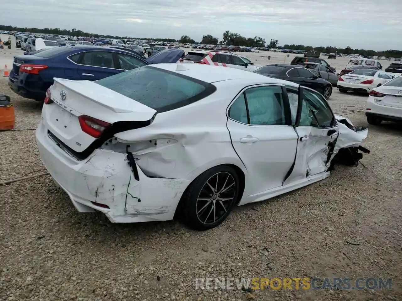 3 Photograph of a damaged car 4T1T11AK4NU645374 TOYOTA CAMRY 2022