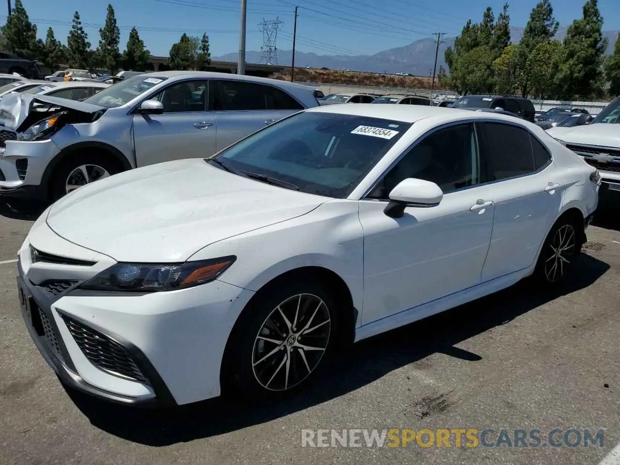 1 Photograph of a damaged car 4T1T11AK4NU665253 TOYOTA CAMRY 2022
