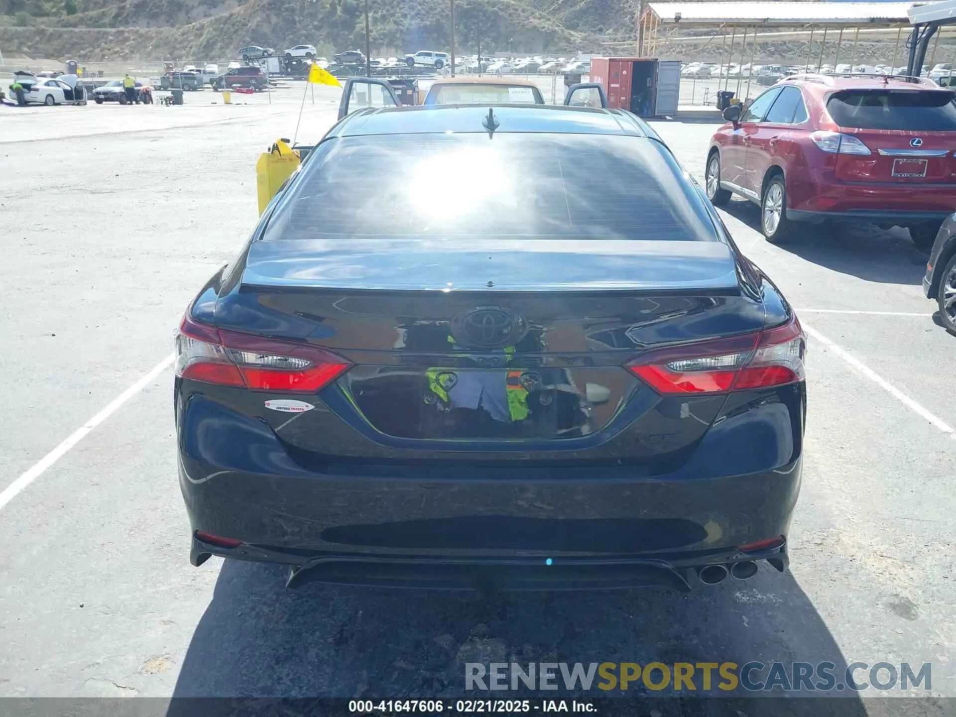 16 Photograph of a damaged car 4T1T11AK4NU682568 TOYOTA CAMRY 2022
