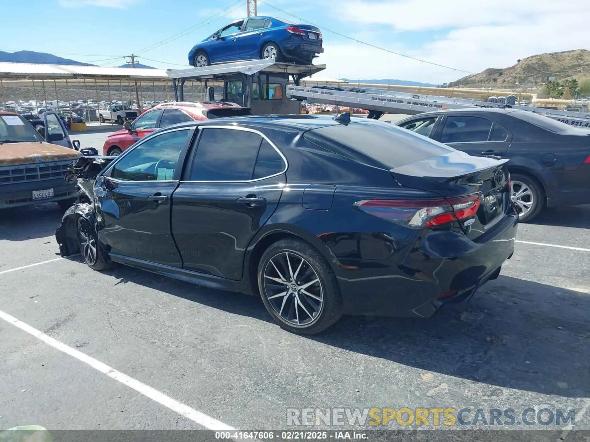 3 Photograph of a damaged car 4T1T11AK4NU682568 TOYOTA CAMRY 2022