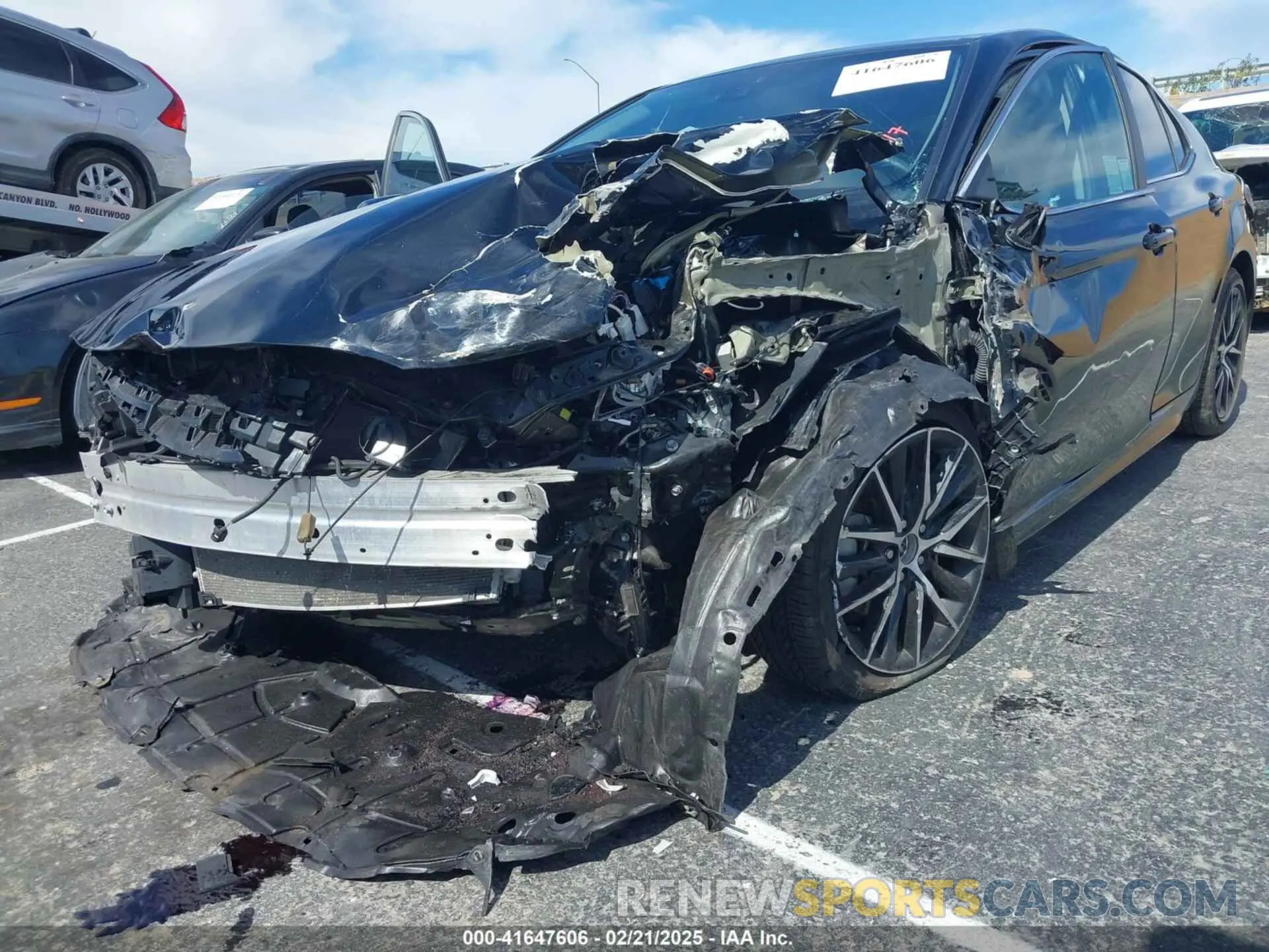 6 Photograph of a damaged car 4T1T11AK4NU682568 TOYOTA CAMRY 2022