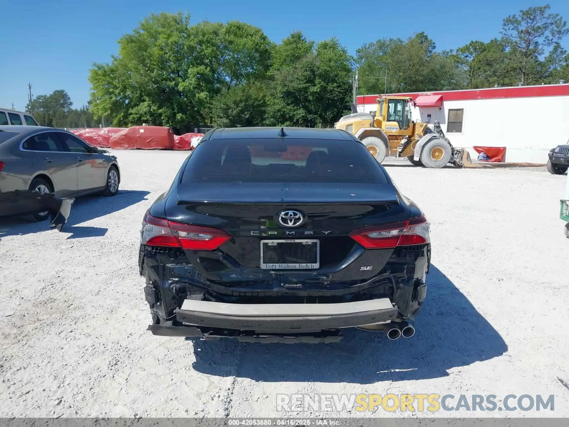 17 Photograph of a damaged car 4T1T11AK4NU698415 TOYOTA CAMRY 2022