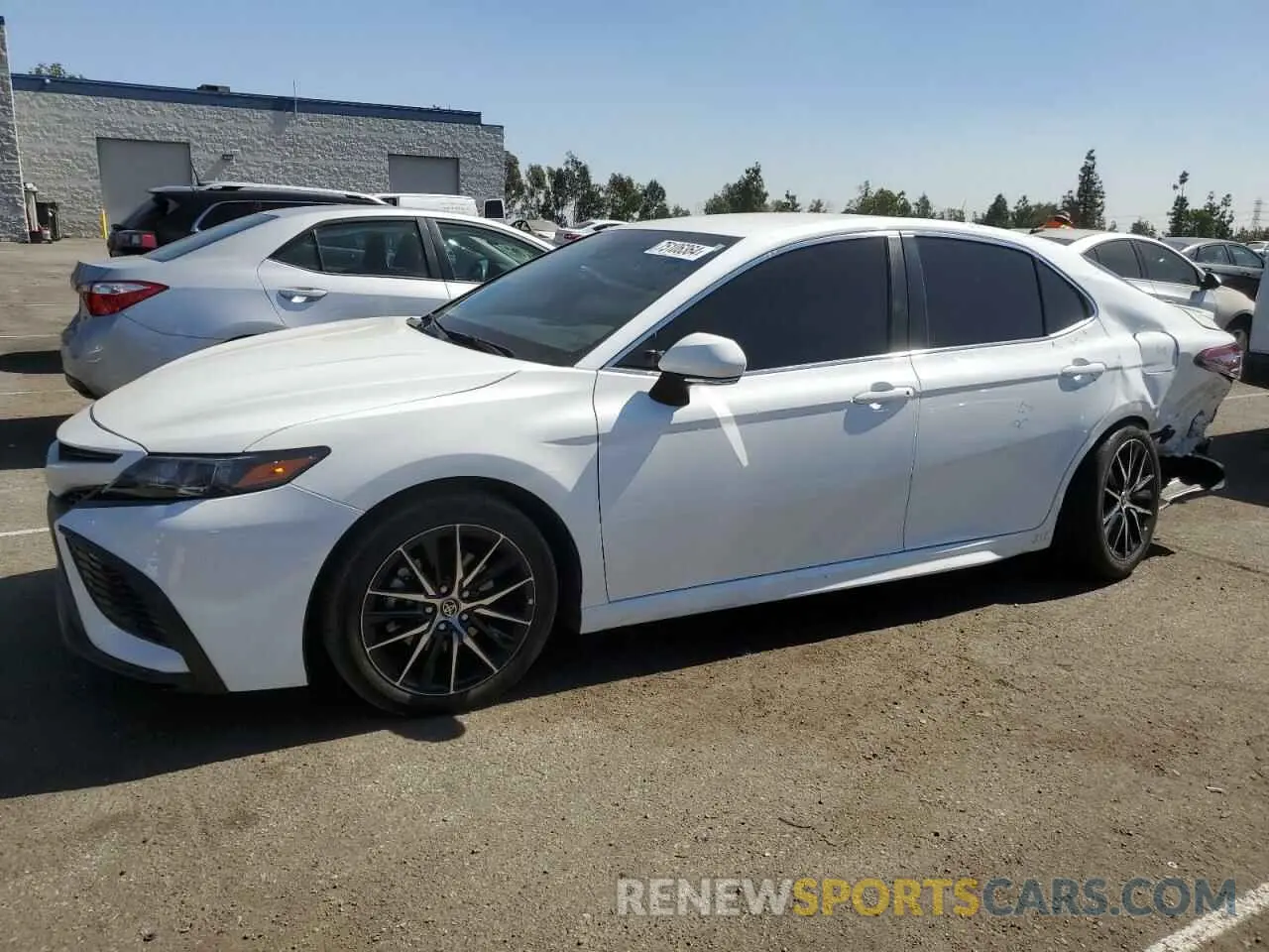 1 Photograph of a damaged car 4T1T11AK4NU704875 TOYOTA CAMRY 2022