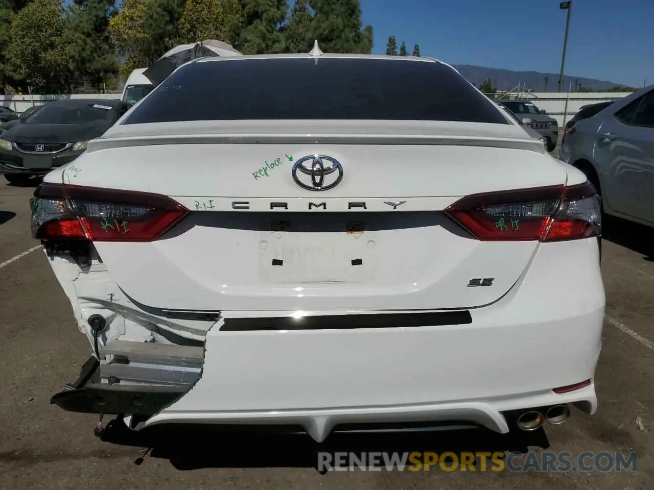 6 Photograph of a damaged car 4T1T11AK4NU704875 TOYOTA CAMRY 2022