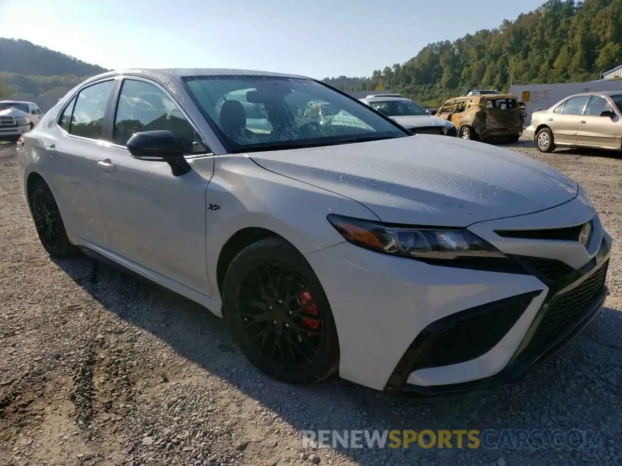 1 Photograph of a damaged car 4T1T11AK5NU015721 TOYOTA CAMRY 2022