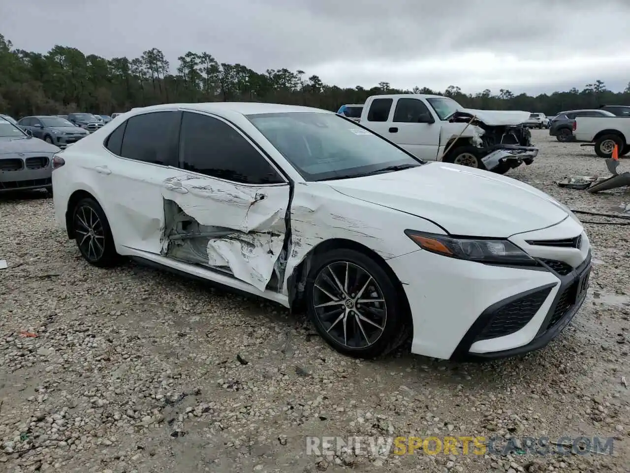 4 Photograph of a damaged car 4T1T11AK5NU037122 TOYOTA CAMRY 2022