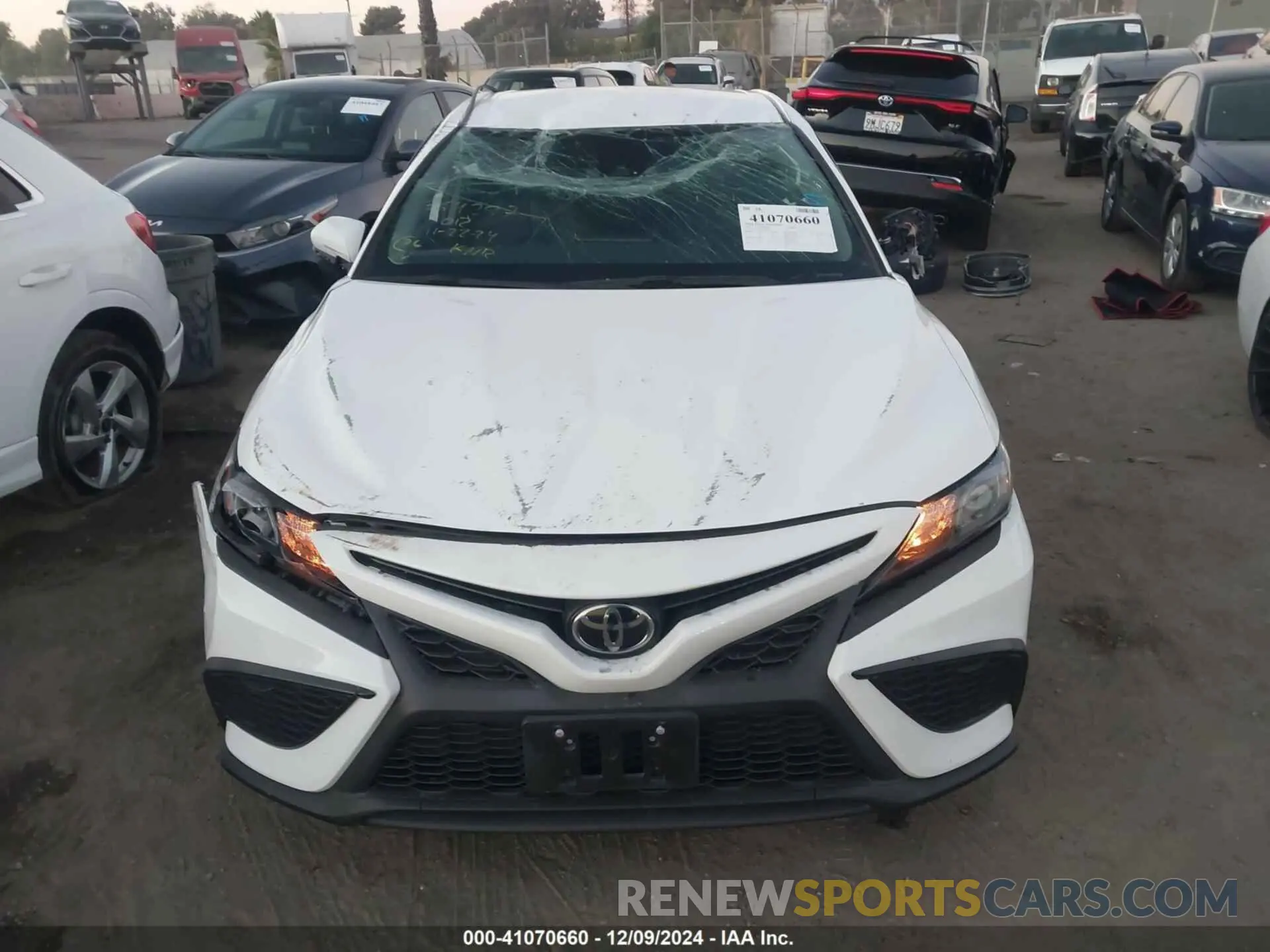 12 Photograph of a damaged car 4T1T11AK5NU061470 TOYOTA CAMRY 2022