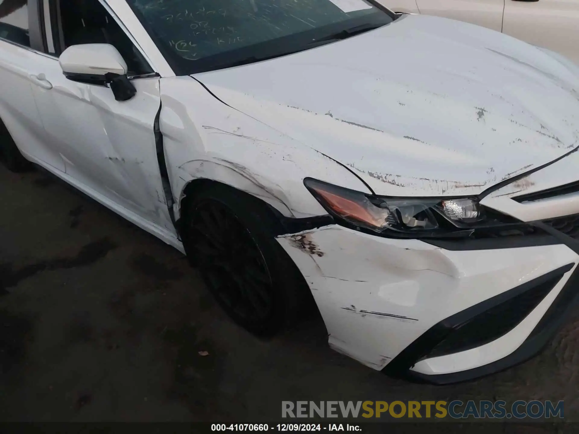 17 Photograph of a damaged car 4T1T11AK5NU061470 TOYOTA CAMRY 2022